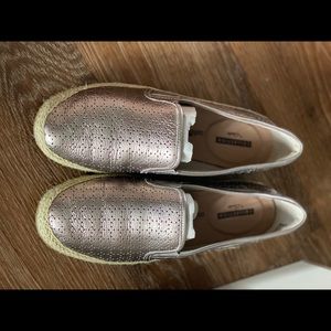 CLARKS ESPADRILLE FLATS IN GOLD NWT